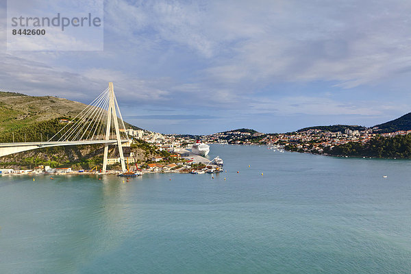 Kroatien  Dubrovnik  Blick auf die Franio Tudjman Brücke