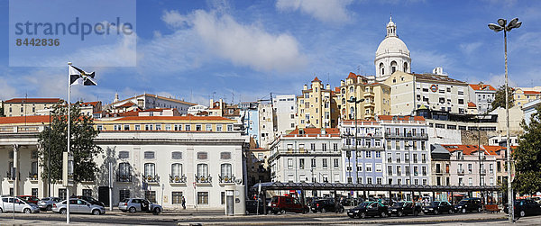 Portugal  Lissabon  Alfama  Blick auf die Stadt mit Pantheon und Militärhistorischem Museum