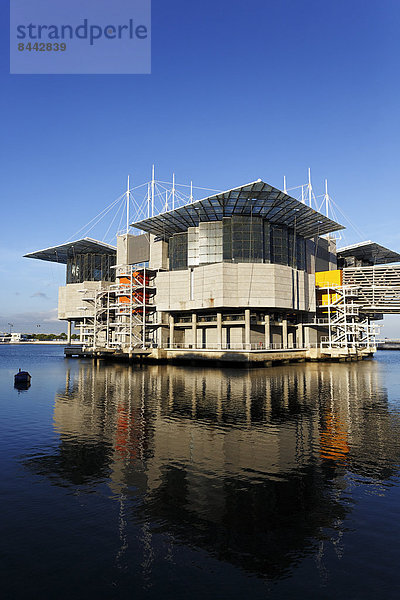 Portugal  Lissabon  Parque das Nacoes  Blick auf Oceanario de Lisboa