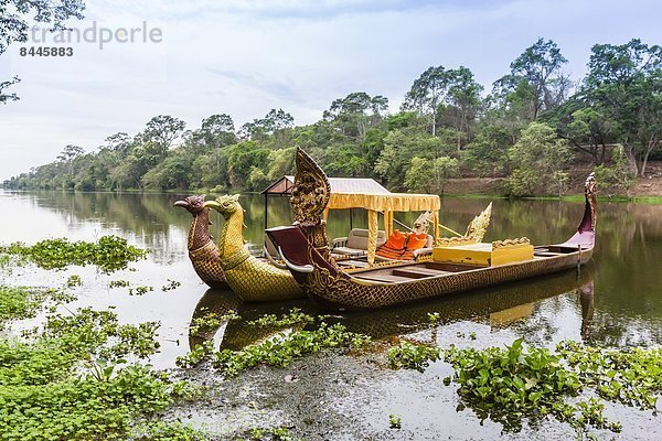 nahe  Tourist  Boot  verziert  Eingang  Südostasien  UNESCO-Welterbe  Vietnam  Angkor  Asien  Kambodscha  Süden