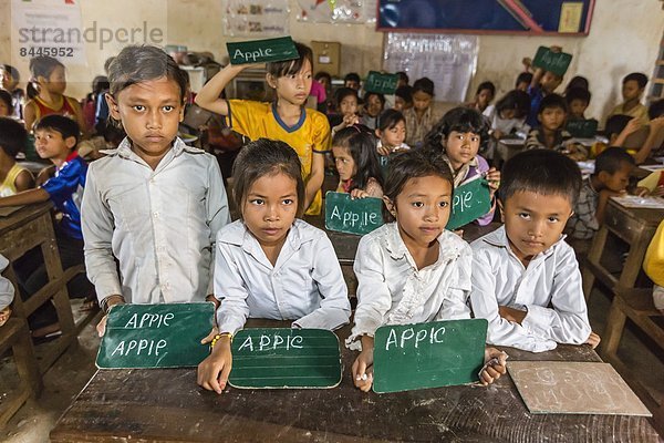 Fluss  Dorf  Schule  Südostasien  Vietnam  Asien  Kambodscha