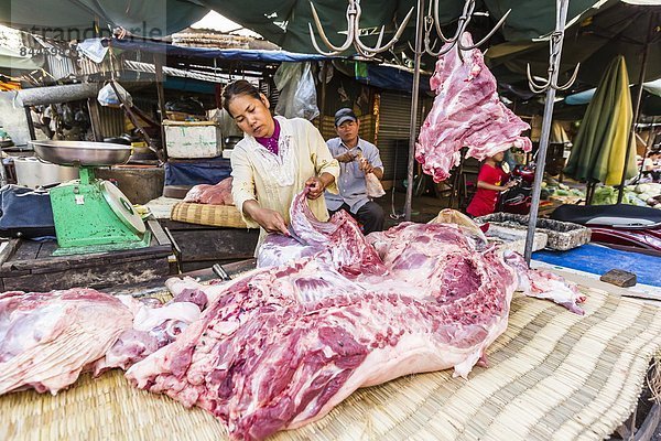 Frische  Vorbereitung  Straße  Großstadt  Hauptstadt  Südostasien  Vietnam  Asien  Kambodscha  Markt  Schweinefleisch  Schwein