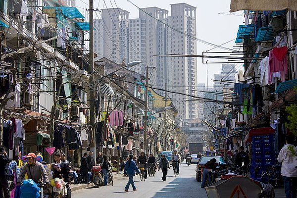 Städtisches Motiv Städtische Motive Straßenszene Straßenszene französisch beschäftigt Fernverkehrsstraße China alt Viertel Menge Shanghai