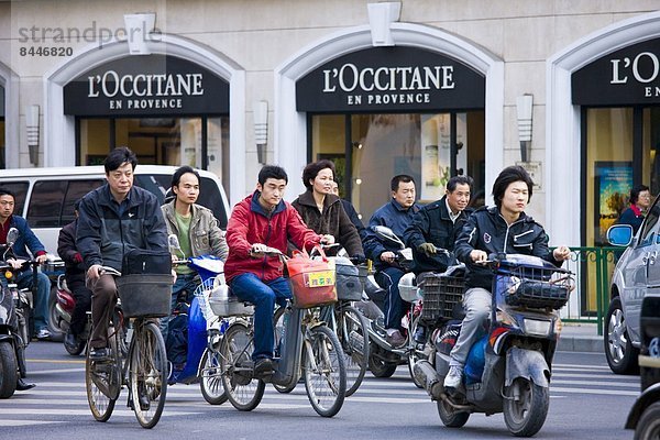 Fernverkehrsstraße  Fahrrad  Rad  Kickboard  China  Nanjing