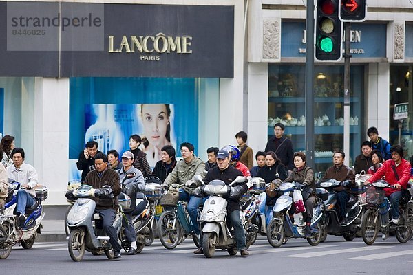 Fernverkehrsstraße  Fahrrad  Rad  Kickboard  China  Nanjing