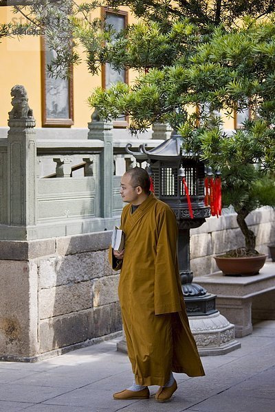 Nachthemd  fünfstöckig  Buddhismus  Safran  China  Buddha  Mönch  Shanghai