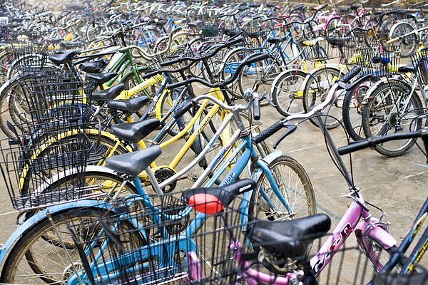 hoch oben Außenaufnahme Schule (Einrichtung) Fahrrad Rad Menschenreihe China