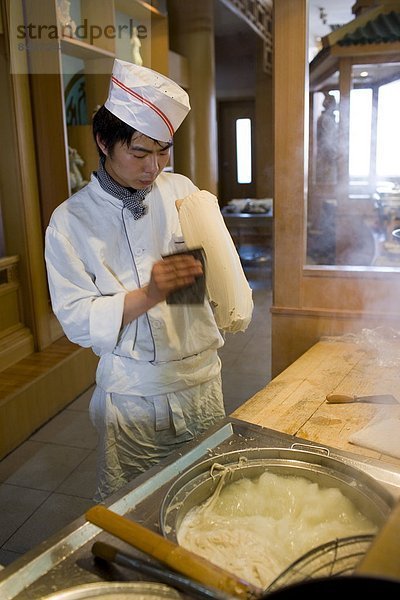 kochen  Tourist  Restaurant  Pasta  Nudel  China  Köchin  Xian