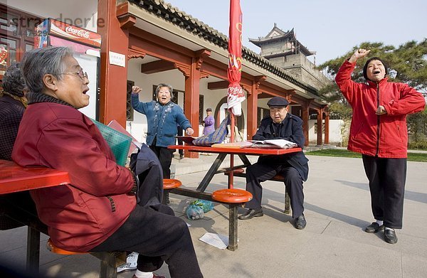 Anschnitt  Stadtmauer  Morgen  üben  China  Xian