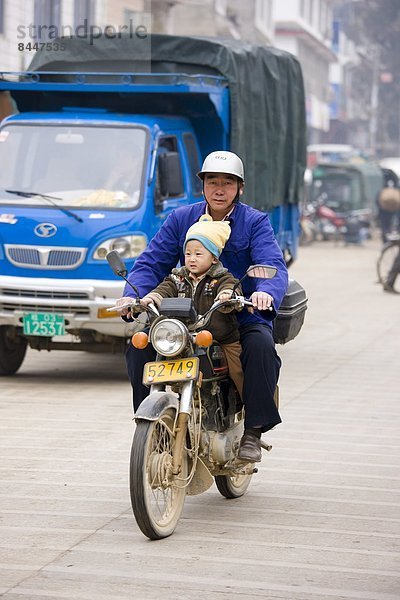 Mann  Tag  Stadt  Motorrad  China  Markt