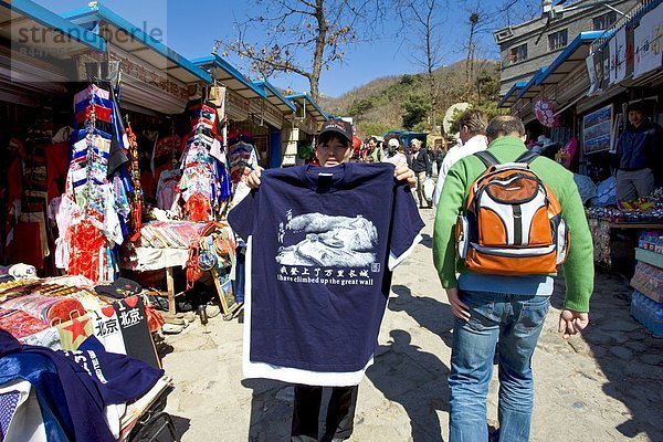 hoch  oben  Wand  gehen  Tourist  Hemd  Nostalgie  Souvenir  Klettern  Golftee  Tee  groß  großes  großer  große  großen