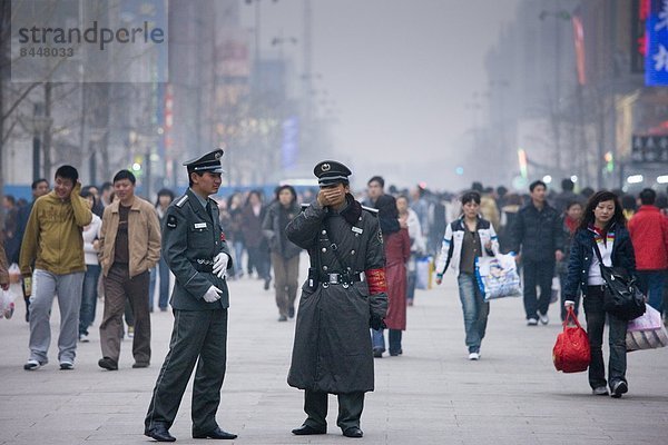 Straße  chinesisch  Peking  Hauptstadt  Mittelpunkt  Polizei  China