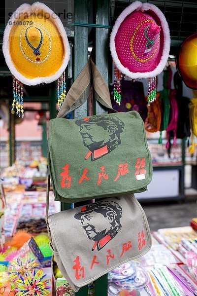 Blumenmarkt  Portrait  Tasche  Mao Zedong  Tse-tung  verkaufen  Souvenir  Peking  Hauptstadt  China  Richter