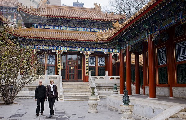 Sommer  Tourist  Palast  Schloß  Schlösser  Peking  Hauptstadt  fünfstöckig  Buddhismus  China  Weihrauch