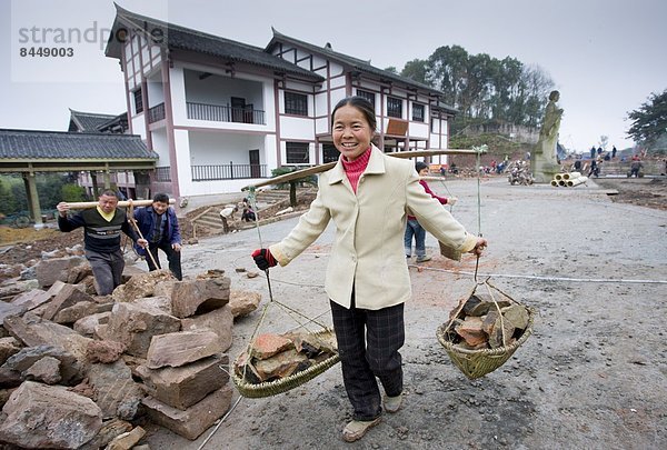 Felsbrocken  Frau  arbeiten  Gebäude  Tourist  schnitzen  China  Chongqing  neu