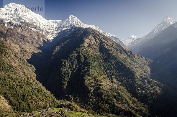 Menschen im Hintergrund  Hintergrundperson  Hintergrundpersonen  Himalaya  Annapurna  Asien  Nepal  Süden