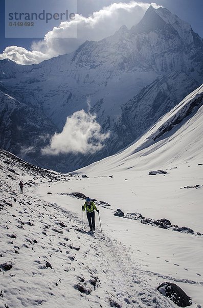 geben  aufwärts  Tal  camping  wandern  Menschen im Hintergrund  Hintergrundperson  Hintergrundpersonen  Himalaya  Annapurna  Asien  Nepal