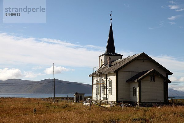 Europa  Kirche  Norwegen  Insel  Skandinavien  Troms  unbewohnt  leer stehend