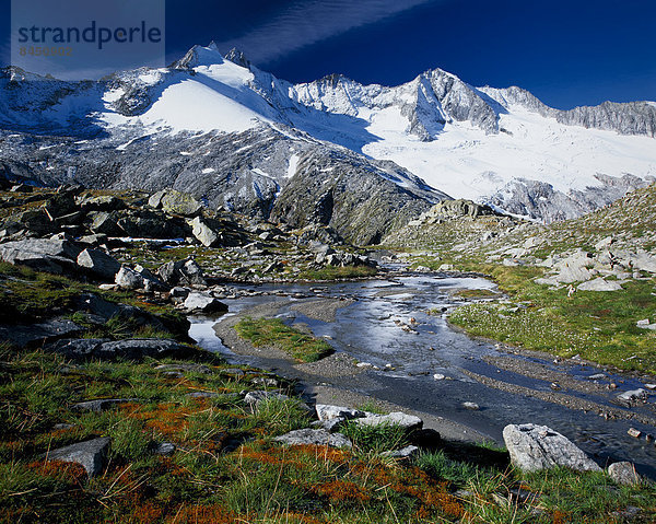 Bergsee und Reichenspitze  Zillertaler Alpen  Österreich