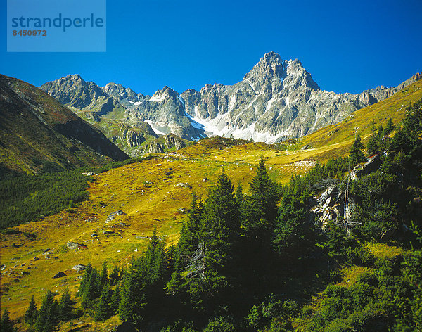 Ischgl mit Küchelspitze  Tirol  Österreich