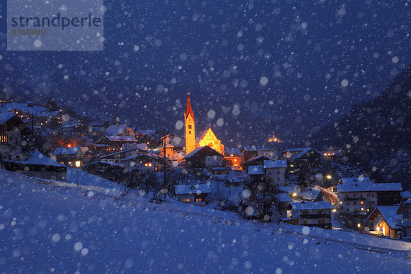 Winterabend in Kauns  Tirol  Österreich