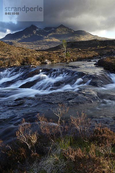 Europa  Berg  sehen  Großbritannien  Fluss  Tal  Isle of Skye  Nan  Schottland