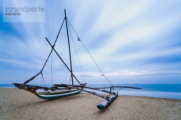 Strand Sonnenaufgang Boot angeln Asien Sri Lanka