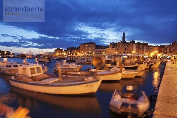 Hafen Europa Stadt Boot Kathedrale Schiff Adriatisches Meer Adria Kroatien Istrien alt Rovinj
