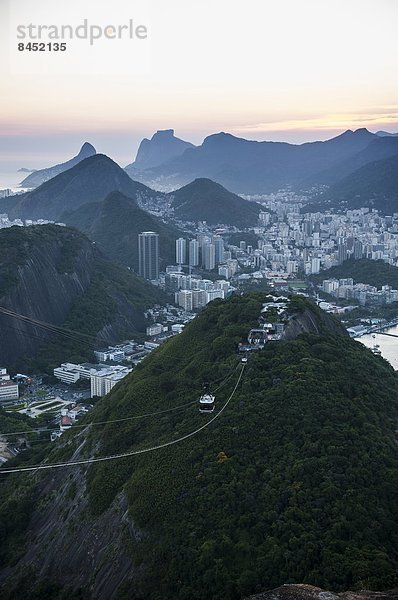 Sonnenuntergang Wahrzeichen Ansicht Seilbahn Brasilien Rio de Janeiro Südamerika