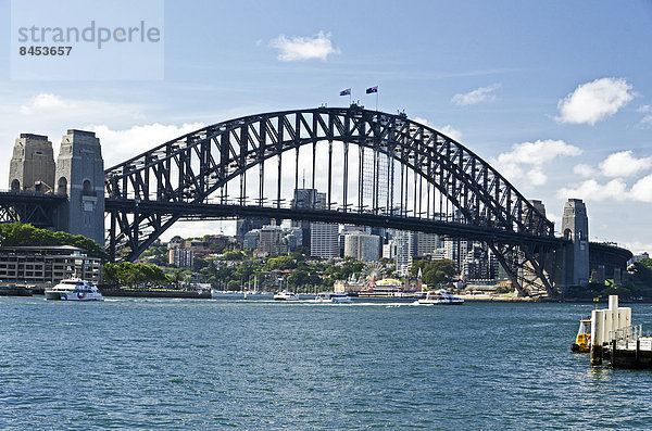 Skyline und Harbour Bridge  Sydney  Australien