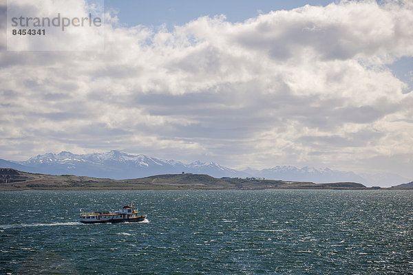 Ein Fährschiff bei Ushuaia  Provincia de Tierra del Fuego  Argentinien