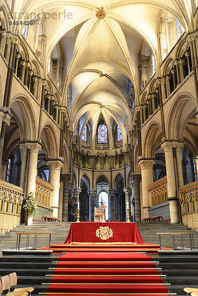 Chor mit Altarbereich  Kathedrale von Canterbury  Canterbury  Kent  England  Großbritannien