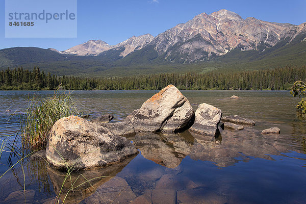 Pyramid Lake  Pyramid Mountain  Jasper  Kanada