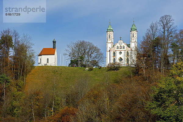Leonhardskapelle und Wallfahrtskirche Heilig-Kreuz-Kirche  Kalvarienberg  Bad Tölz  Oberbayern  Bayern  Deutschland