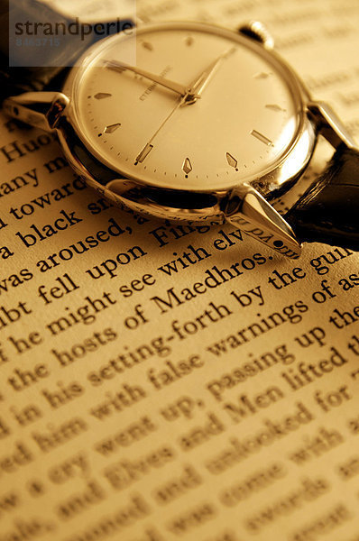 Armbanduhr  Buch  Taschenbuch