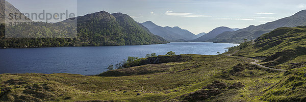 Der See Loch Lomond  schottische Highlands  Schottland  Großbritannien