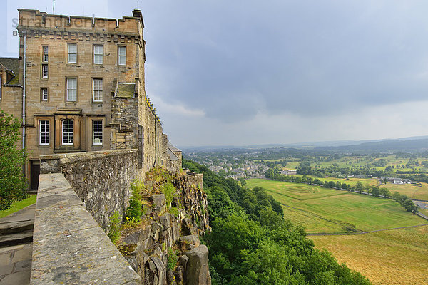 Ausblick von der Burgmauer  Stirling Castle  Stirling  Central  Schottland  Großbritannien