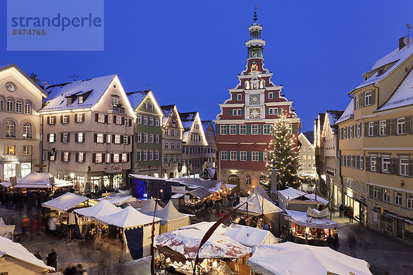 Weihnachtsmarkt vor dem alten Rathaus  Esslingen am Neckar  Baden-Württemberg  Deutschland