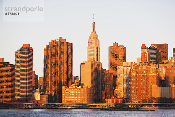 Skyline  Skylines  Sonnenuntergang  Ansicht