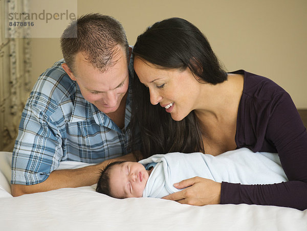 Neugeborenes  neugeboren  Neugeborene  Portrait  Junge - Person  Baby