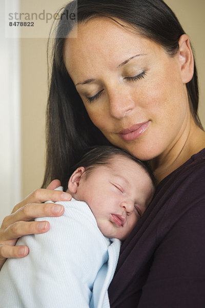 Neugeborenes  neugeboren  Neugeborene  Portrait  halten  Mutter - Mensch  Baby