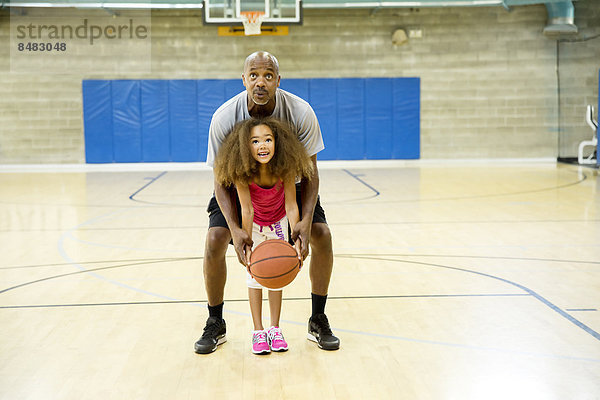 Spiel  Menschlicher Vater  Basketball  Tochter  Gericht