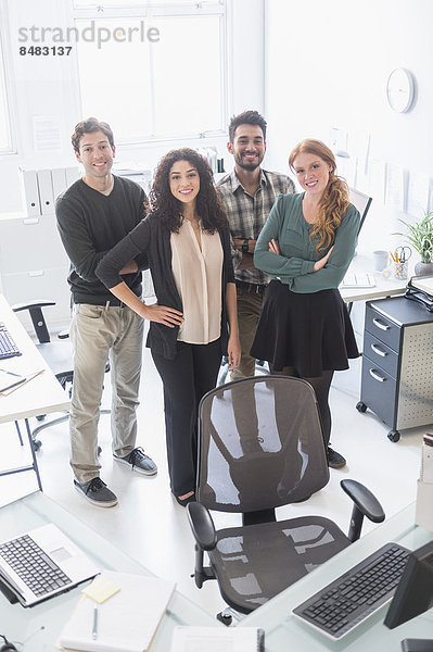 Zusammenhalt  Mensch  Büro  Menschen  lächeln  Business