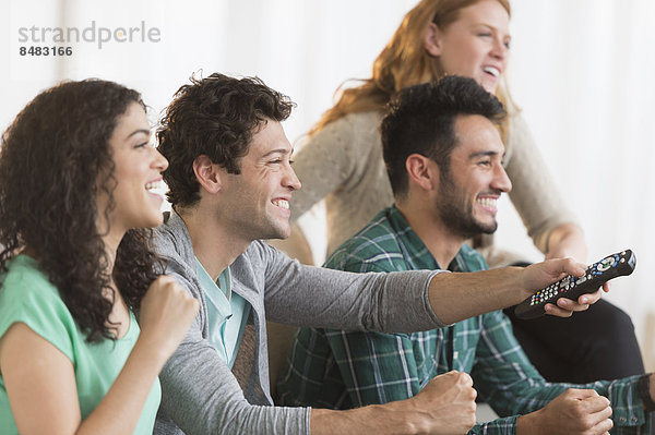 Zusammenhalt  Freundschaft  sehen  Couch  Fernsehen