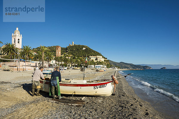 Strand Boot angeln Fischer Italien Ligurien