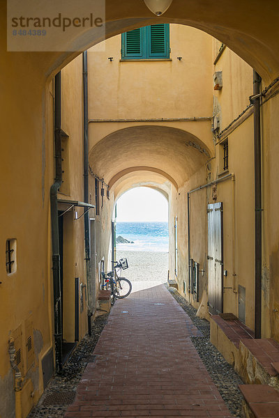 Korridor Korridore Flur Flure Wohnhaus Küste Italien Ligurien