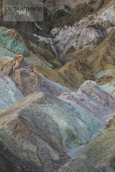 Die bunten Felsen der Artist's Palette in der Abendd‰mmerung  Black Mountains  Death Valley  Death-Valley-Nationalpark  Kalifornien  USA