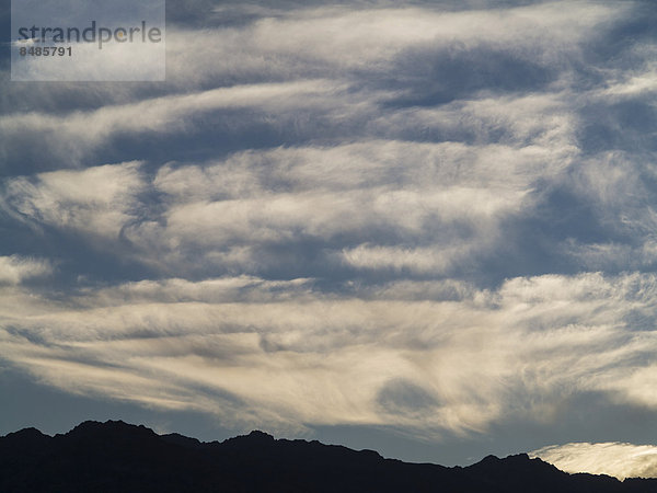 Amargosa Berge und Wolken am fr¸hen Morgen  Death-Valley-Nationalpark  Kalifornien  USA