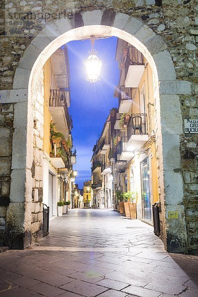 Europa  Nacht  Eingang  Straße  1  Italien  Sizilien  Taormina