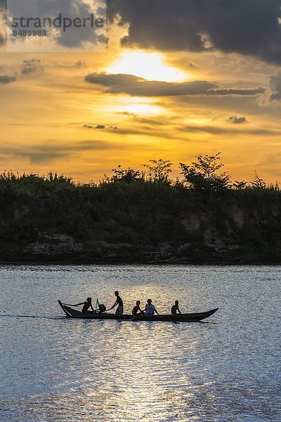 nahe  Boot  Fluss  Dorf  angeln  Südostasien  Vietnam  Angkor  Asien  verboten  Kambodscha